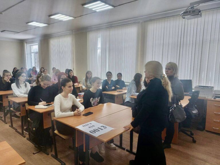Сегодня в стенах нашего колледжа прошла значимая встреча студентов 32, 36, 38 и 46 групп с заведующей МБДОУ Детский сад № 152.