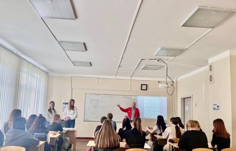 19 мая — День детских общественных организаций России