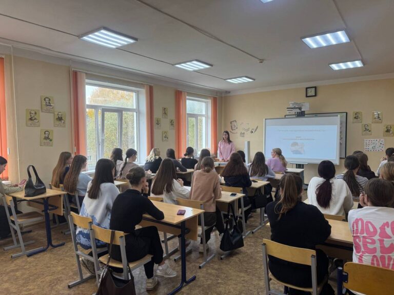 Сегодня в нашем колледже прошли информационно-просветительские классные часы, направленные на формирование у обучающихся уважительного отношения к правам личности, осознания их ценности и механизмов защиты своих прав.